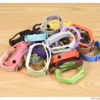 Dây vòng đeo tay Xiaomi Band 7, Mi Band 6, Mi band 5, Mi Band 4, Mi Band 3 (dây cao su trơn, nhiều màu)