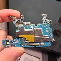 Thay main Samsung Galaxy Z Flip 4 hàng tháo máy chính hãng