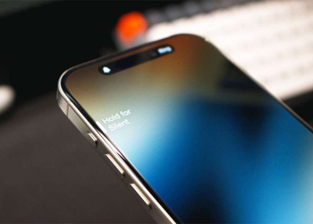 Màn Hình iPhone 16 Pro Max Bị Sọc Xanh: Nguyên Nhân & Cách Sửa