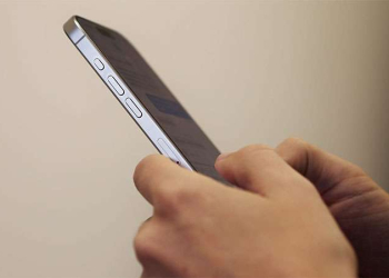 Cách Khắc Phục Màn Hình iPhone 16 Pro Max Giật, Nháy Liên Tục