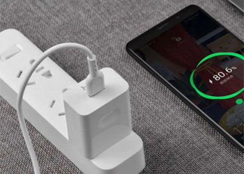 Cách Phân Biệt Bộ Sạc Chính Hãng iPhone 16 Chuẩn Xác 100%