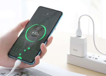 [Giải Đáp] Cục Sạc Samsung S24 Plus Nóng Khi Sạc Có Sao Không?