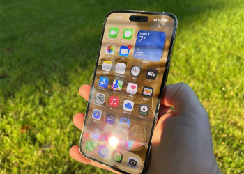 Vì Sao Màn Hình iPhone 16 Pro Max Bị Liệt Cảm Ứng? Cách Khắc Phục