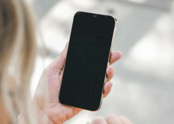 Cách Khắc Phục iPhone 15 Pro Max Bị Đen Màn Hình Mà Vẫn Có Tiếng