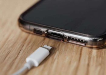 iPhone 16 Pro Max không Nhận Sạc: Nguyên Nhân & Cách Khắc Phục