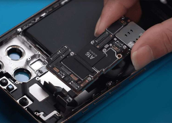 Có Nên Thay Main Điện Thoại? Khi Nào Nên Thay Main Điện Thoại?