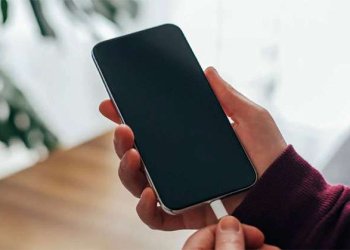 7 Cách Khắc Phục iPhone 16 Pro Max Sạc Không Vào Pin Siêu Nhanh