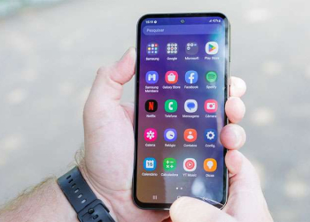 Samsung Salaxy A55 Bị Trắng Màn Hình: Nguyên Nhân & Cách Sửa Lỗi