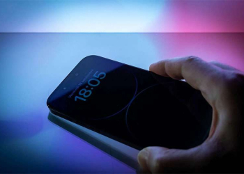 5 Cách Khắc Phục iPhone 15 Vẫn Chạy Nhưng Không Lên Màn Hình