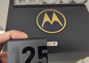 Sạc siêu nhanh Motorola 125Watt