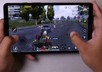 Trên Tay Là Chiếc Galaxy Tab A9 Thiết Kế Nhỏ Gọn, Chất Liệu Nhôm