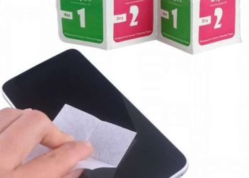 Hướng Dẫn Cách Vệ Sinh Kính Cường Lực iPhone 15 Sạch Như Mới