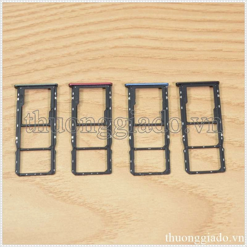 Khay sim Realme 6i (3 in 1), 2 ngăn đựng nano sim và 1 ngăn đựng thẻ nhớ TF