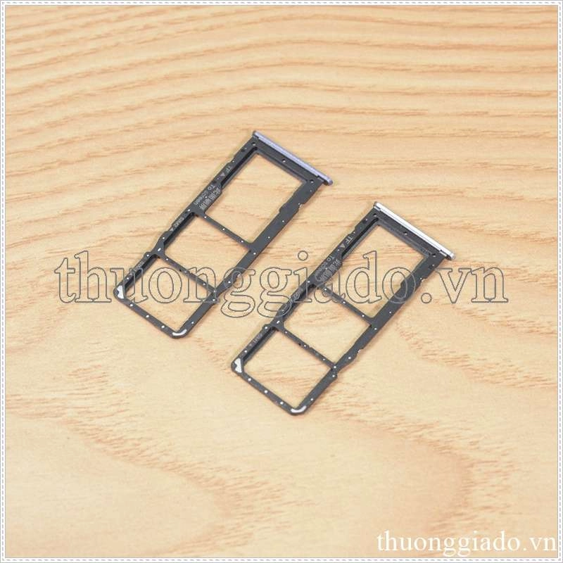 Khay sim Realme 7 (3 in 1), 2 ngăn đựng nano sim và 1 ngăn đựng thẻ nhớ TF