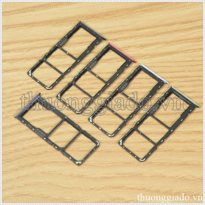 Khay sim Realme C25Y (3 in 1), 2 ngăn đựng nano sim và 1 ngăn đựng thẻ nhớ TF