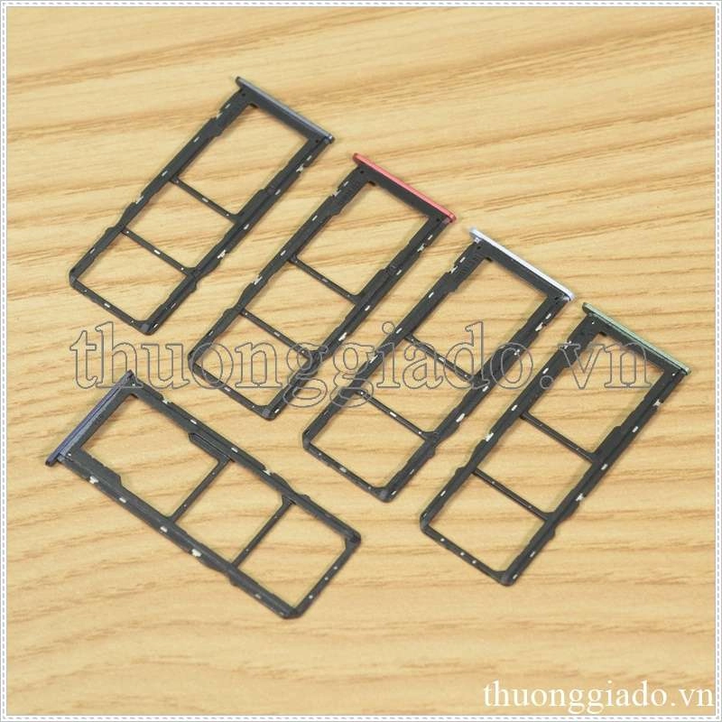 Khay sim Realme C25Y (3 in 1), 2 ngăn đựng nano sim và 1 ngăn đựng thẻ nhớ TF