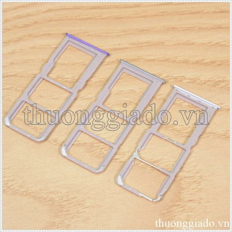 Khay sim Oppo A52 (3 in 1), 2 ngăn đựng nano sim và 1 ngăn đựng thẻ nhớ TF