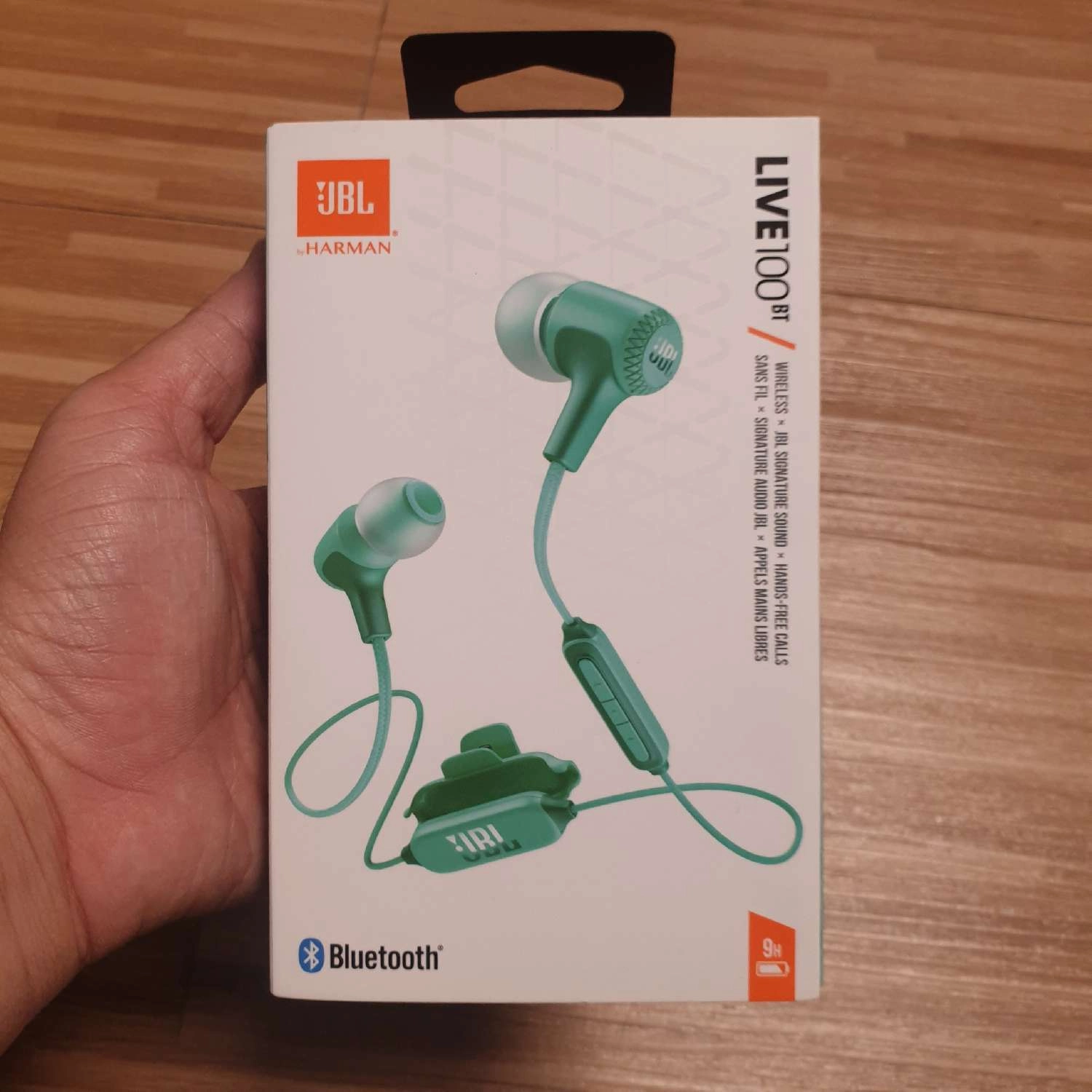 Tai nghe không dây bluetooth JBL Live100BT	