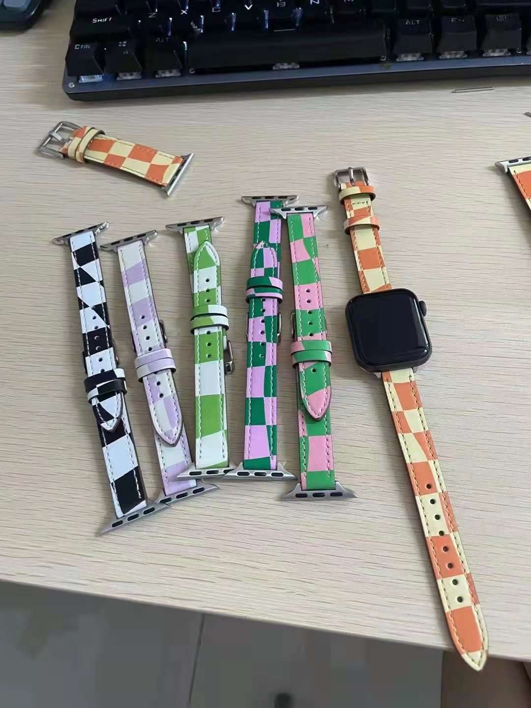 Dây đồng hồ Apple Watch 38mm/ 40mm/ 41mm/ 42mm/ 44mm/ 45mm (chất liệu da bò, họa tiết caro) series 1 đến series 7