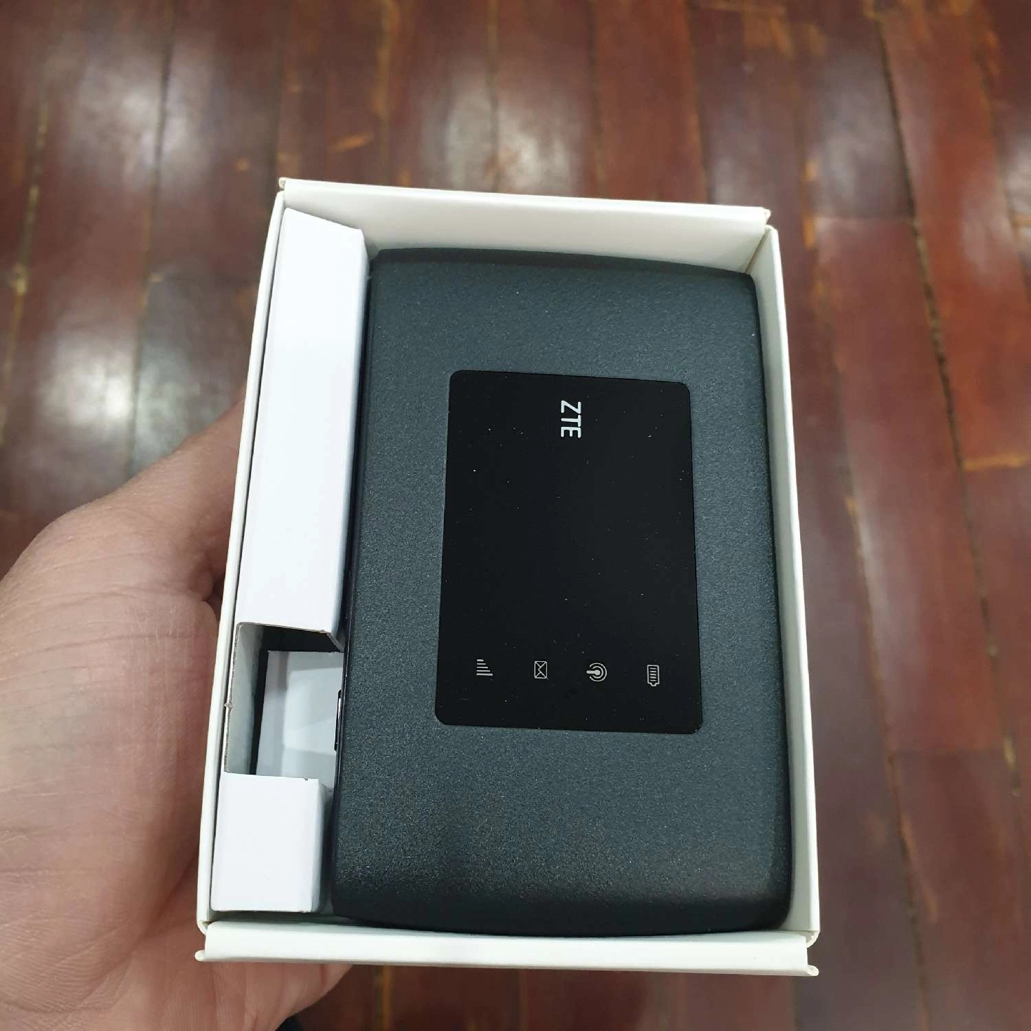 Bộ phát WiFi di động, máy phát wifi, thiết bị phát wifi dùng sim 3G/ 4G ZTE MF920U Chính Hãng