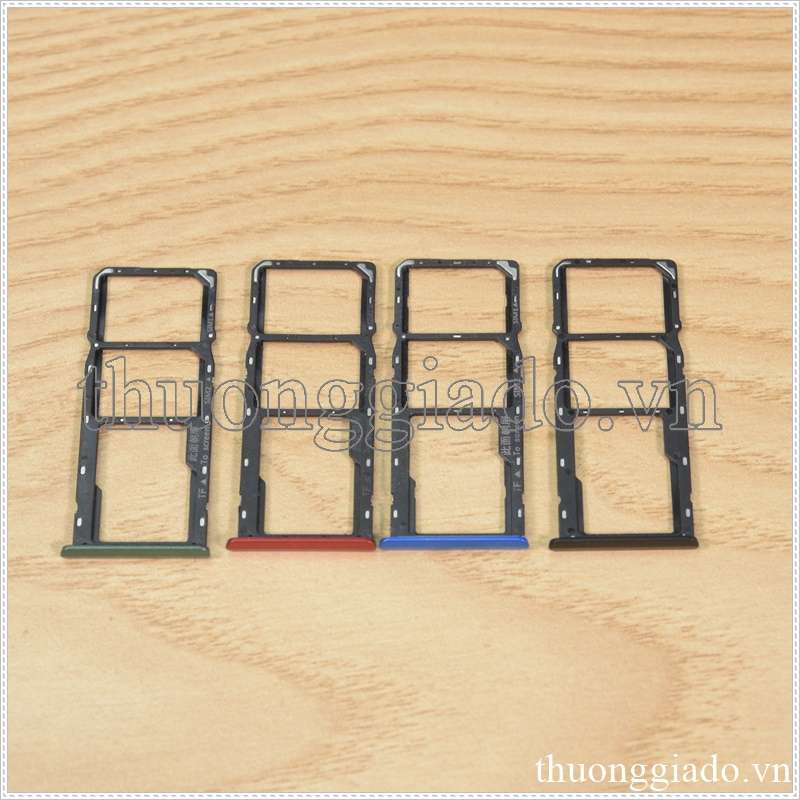 Khay sim Realme 6i (3 in 1), 2 ngăn đựng nano sim và 1 ngăn đựng thẻ nhớ TF