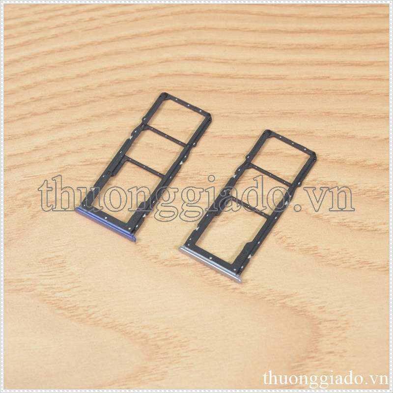 Khay sim Realme 7 (3 in 1), 2 ngăn đựng nano sim và 1 ngăn đựng thẻ nhớ TF