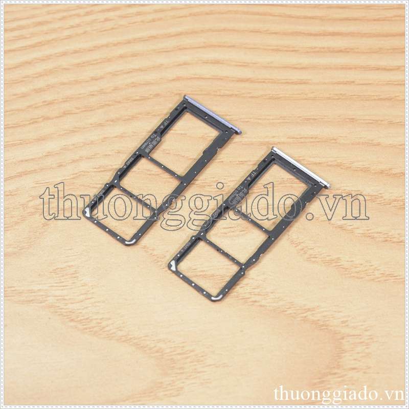 Khay sim Realme 7 (3 in 1), 2 ngăn đựng nano sim và 1 ngăn đựng thẻ nhớ TF