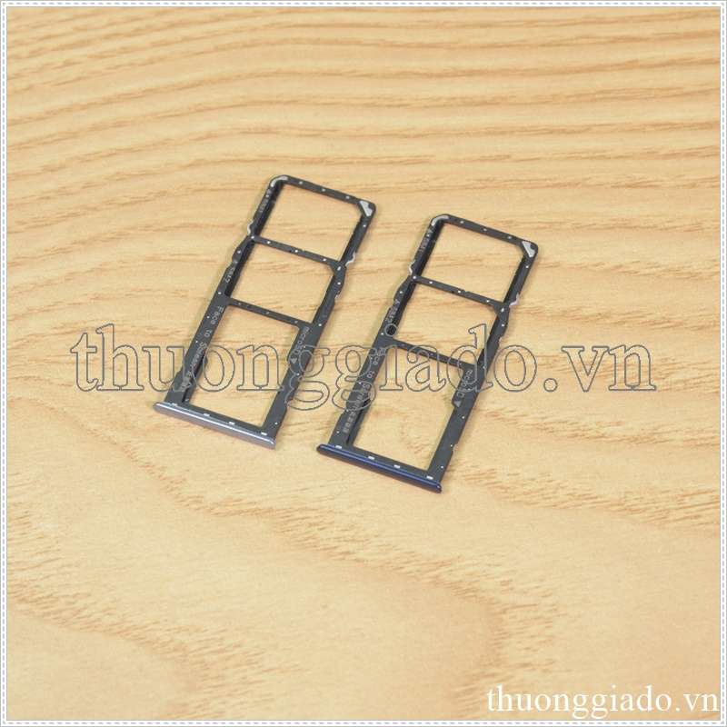 Khay sim Realme 7 Pro (3 in 1), 2 ngăn đựng nano sim và 1 ngăn đựng thẻ nhớ TF