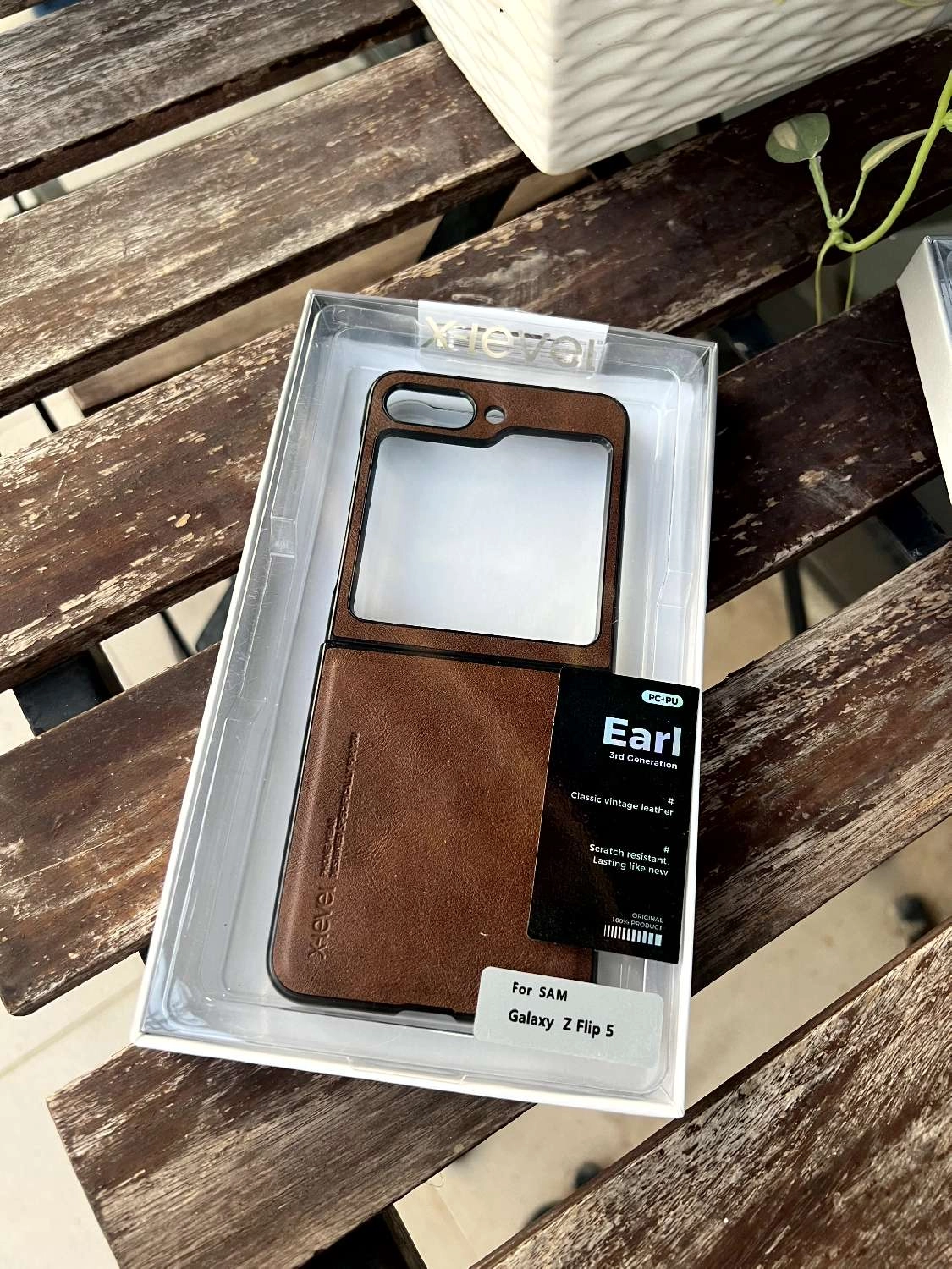 Ốp lưng da Samsung Galaxy Z Flip 5 Earl X Level