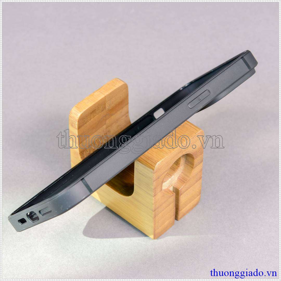 Ốp lưng dẻo màu đen iPhone 14 Pro Max hiệu Vu Case