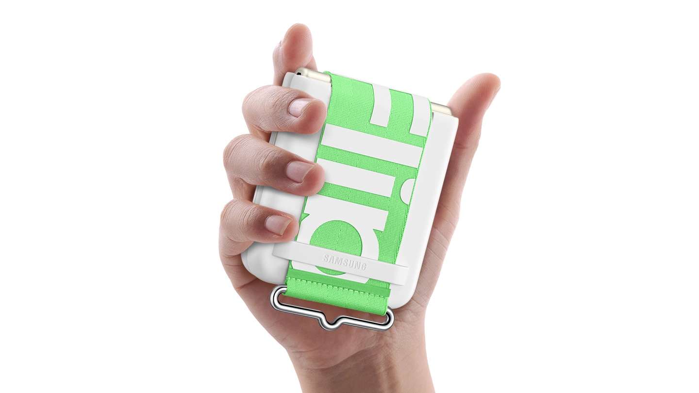 Ốp lưng Samsung Galaxy Z Flip3 Silicone Cover With Strap