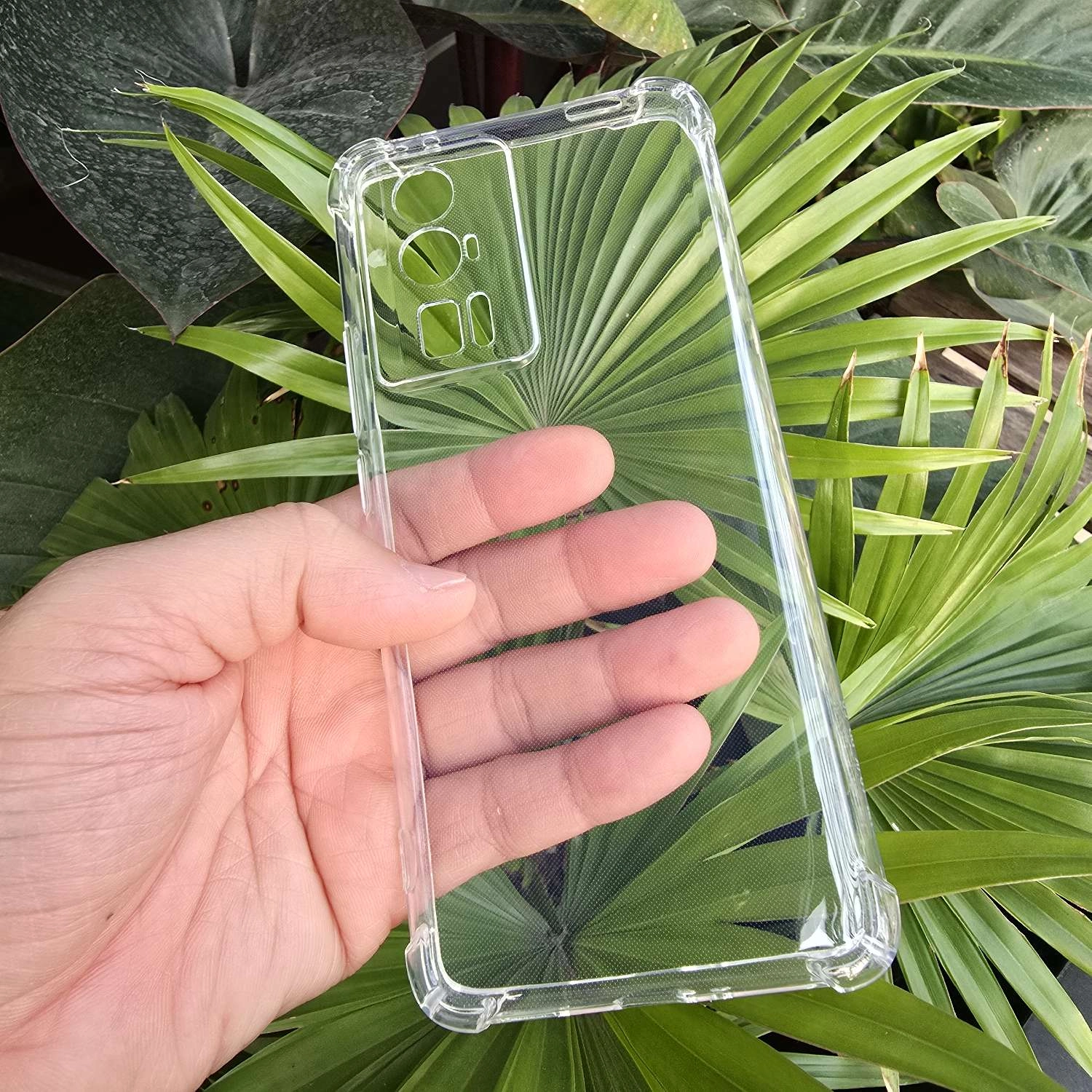 Ốp ôm sát bao bọc bảo vệ toàn phần bộ lưng và vành viền  Chống sốc, chống va đập cực tốt  Thiết kế siêu mỏng và siêu nhẹ  Chống bám vân tay, chống thấm mồ hôi, chống mài mòn