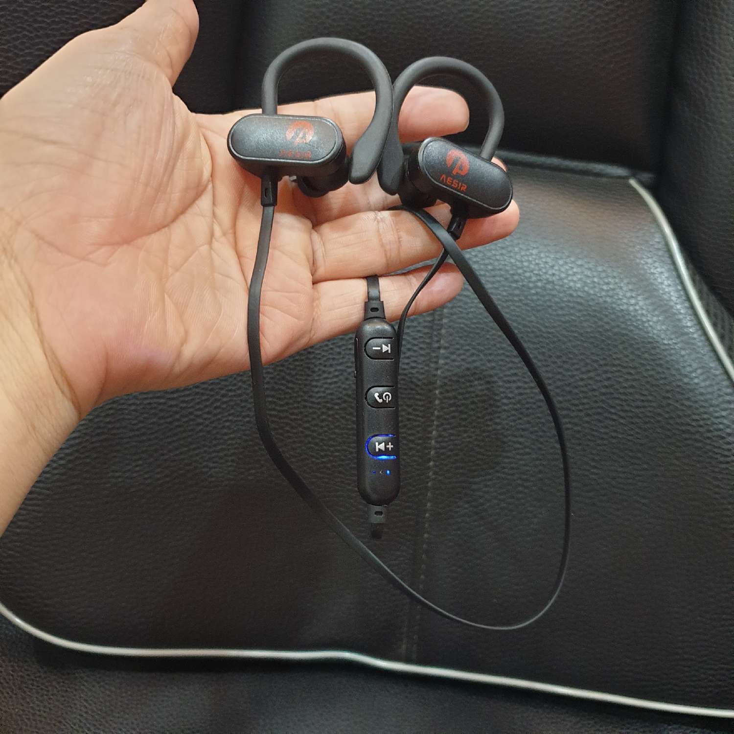 Tai nghe không dây bluetooth AESIR