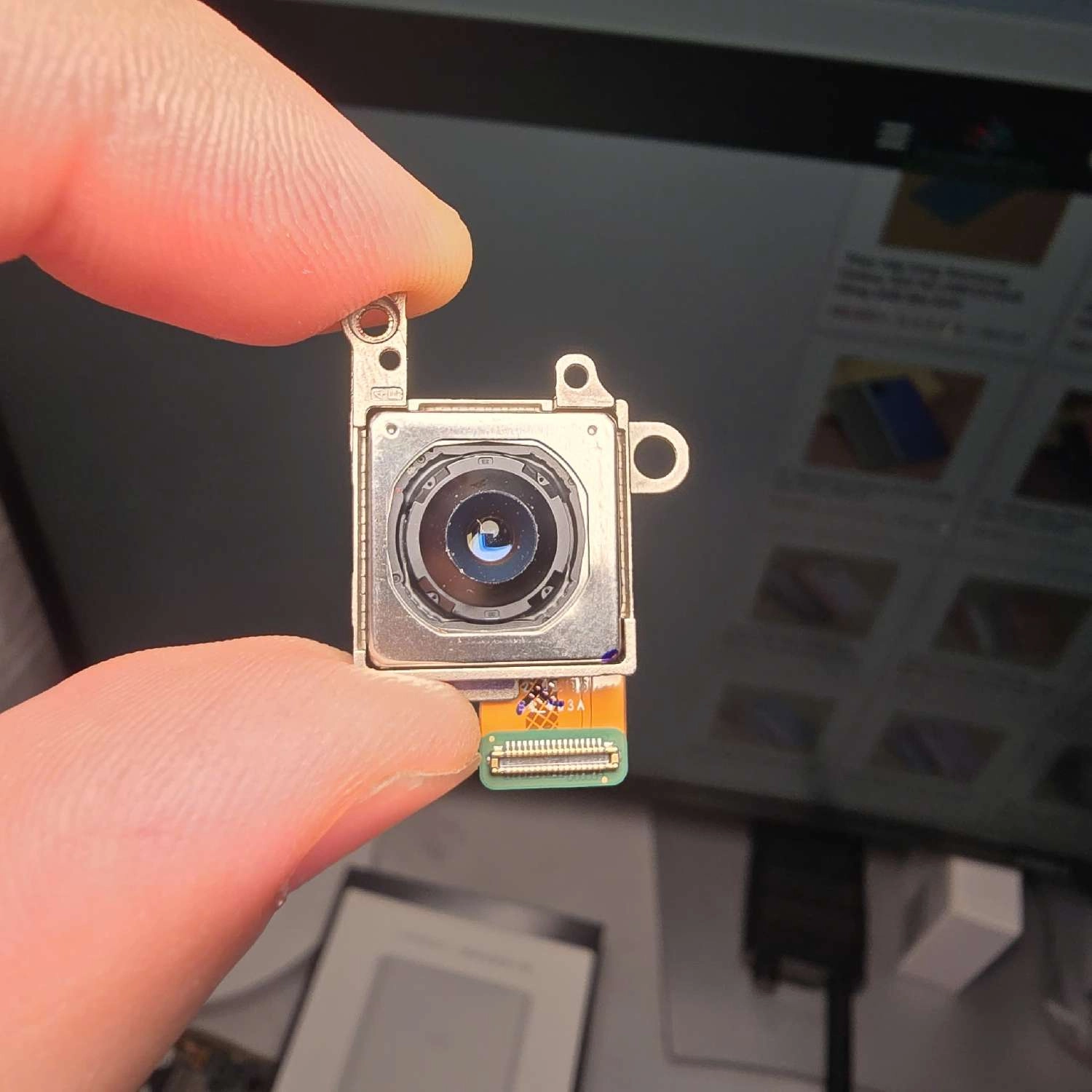 Thay cam trước cam sau galaxy Z Flip 4