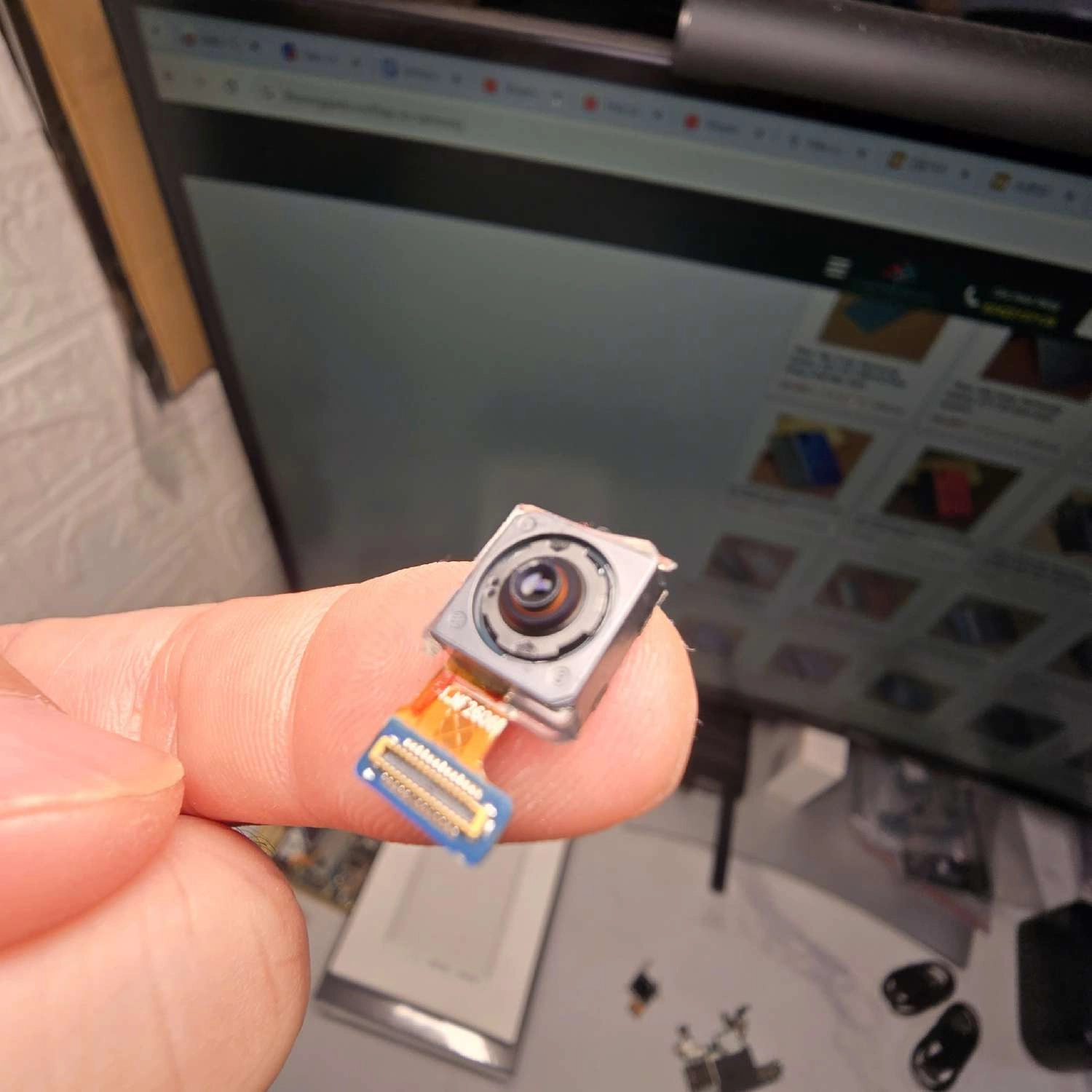 Thay cam trước cam sau galaxy Z Flip 4