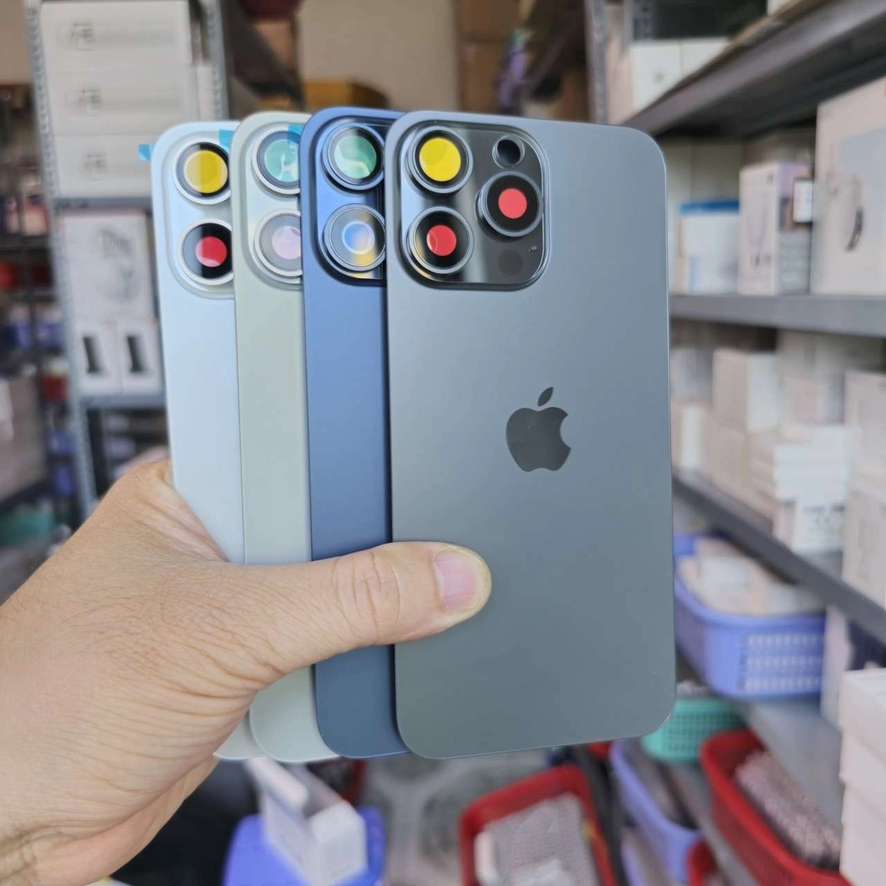 Thay kính lưng iPhone 15 Pro Max Zin kèm kính camera