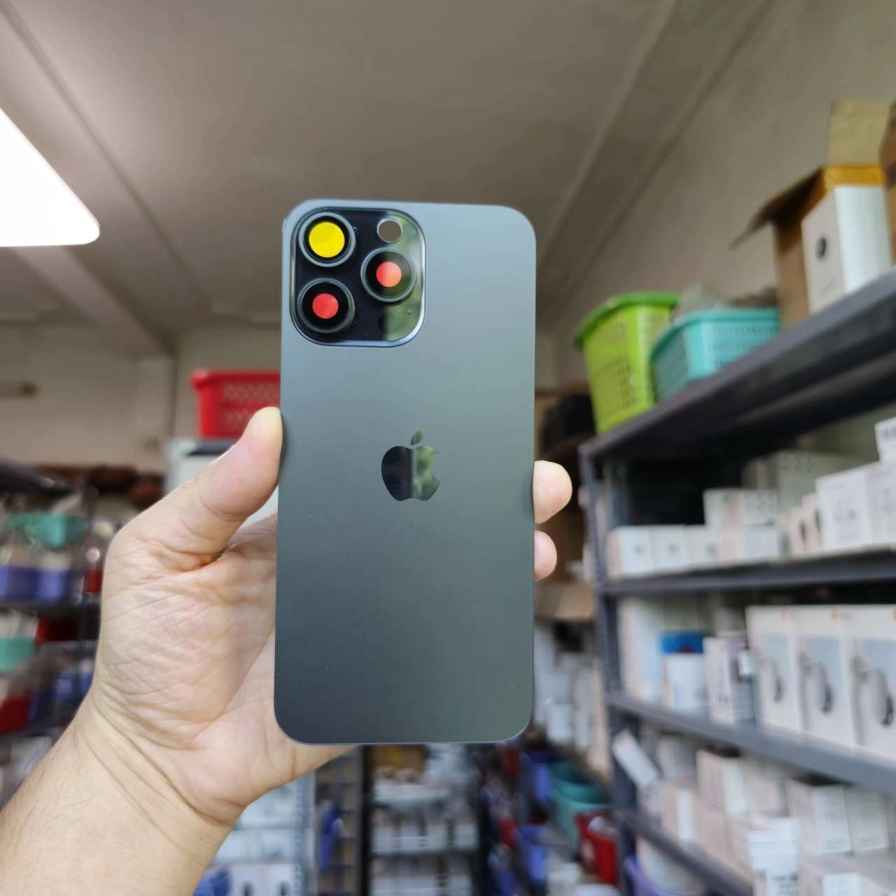 Thay kính lưng iPhone 15 Pro Max Zin kèm kính camera