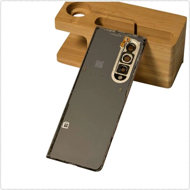 Thay kính lưng ( nắp lưng ) Samsung Galaxy Z Fold 3 Thom Browne Edition New York