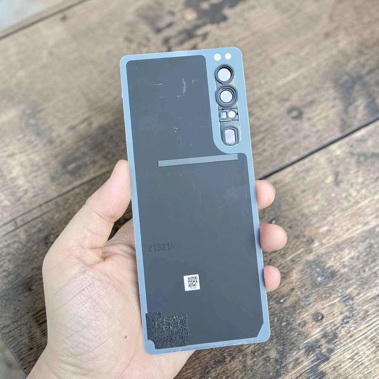 Thay kính lưng (nắp lưng) Sony Xperia 1 IV ( Mark 4 ) - kèm kính camera sau