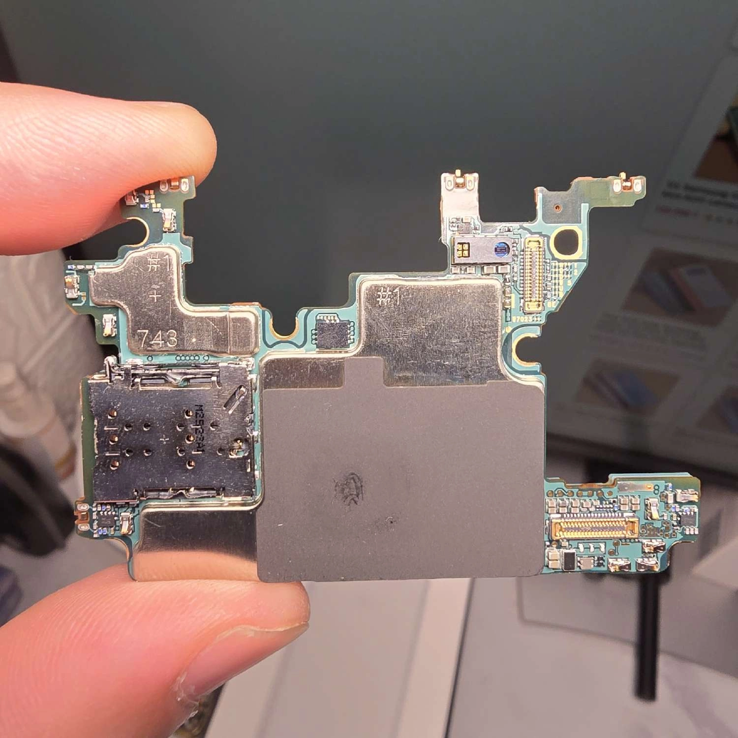 Thay main Samsung Galaxy Z Flip 4 Chính Hãng