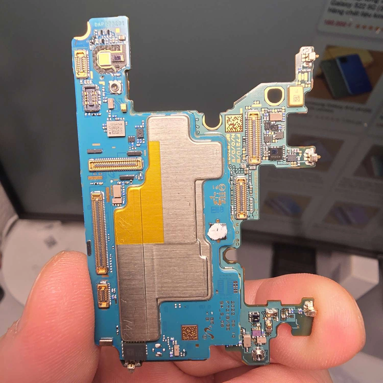 Thay main Samsung Galaxy Z Flip 4 Chính Hãng