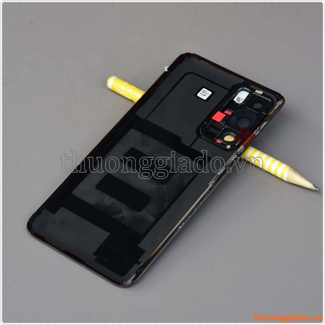 Thay nắp lưng Huawei P40 kèm kính camera