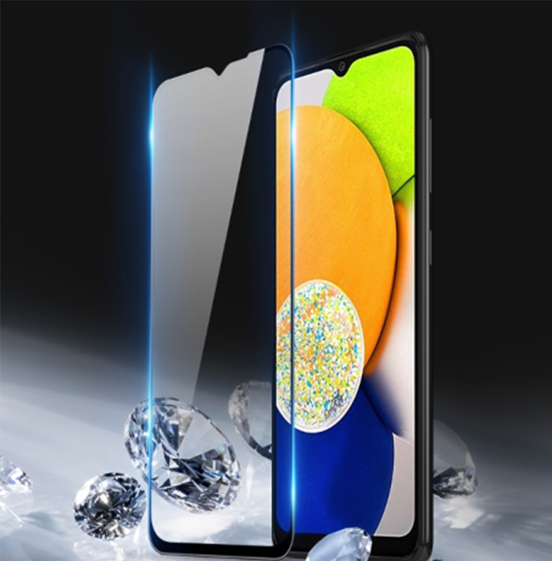 co-nen-tu-thay-hay-ep-kinh-samsung-galaxy-a03s-tai-nha-hay-khong