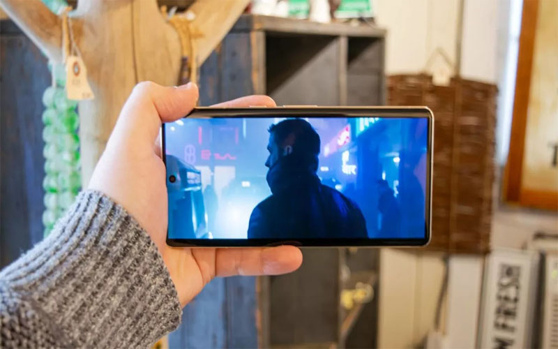 man-hinh-iphone-google-pixel-7-pro-co-tan-so-quet-120hz