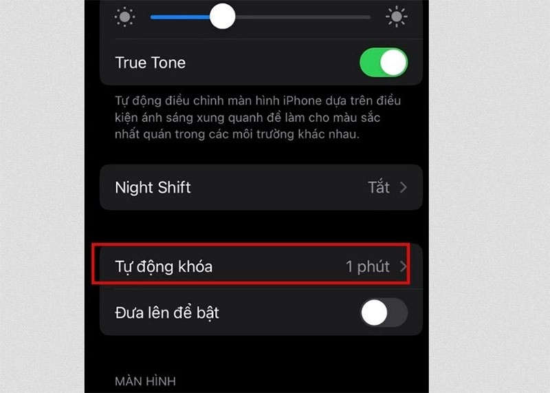 khoa-man-hinh-iphone-15-ultra-bang-cham-vao-mat-lung-djien-thoai-h3