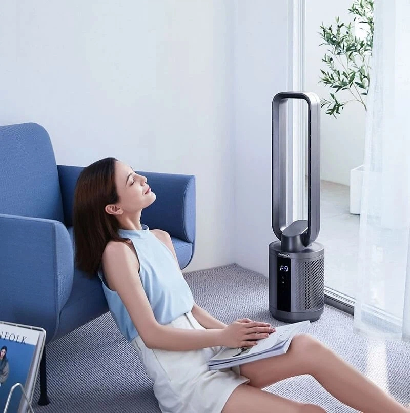 cach-su-dung-quat-khong-canh-xiaomi-dje-tao-su-thong-thoang-va-giam-djo-am-trong-khong-khi