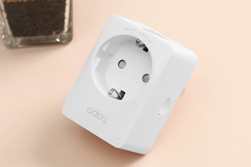 o-cam-djien-thong-minh-1-lo-tp-link-tapo-p100-trang