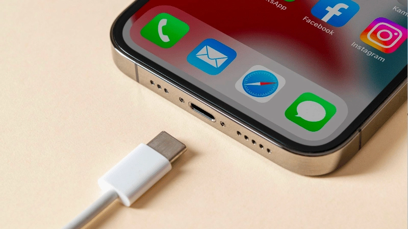 cai-thien-thoi-luong-pin-cho-dong-iphone-15-so-voi-iphone-14-co-the-lon-hon-mong-djoi