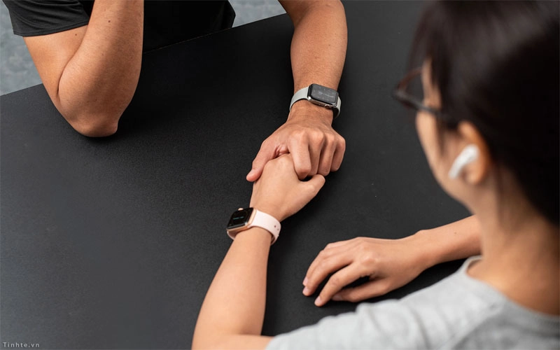 toc-djo-sac-pin-cua-apple-watch-series-5-44mm