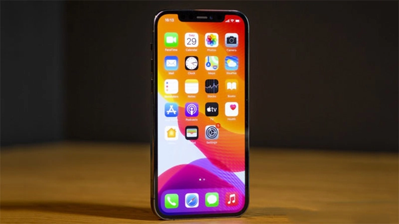 cach-cham-soc-va-bao-ve-man-hinh-iphone-12-pro-sau-khi-ep-kinh-dje-giu-cho-man-hinh-luon-trong-moi-va-djep